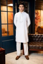 Royal Elegance - White - Image 4