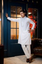 Royal Elegance - White - Image 2